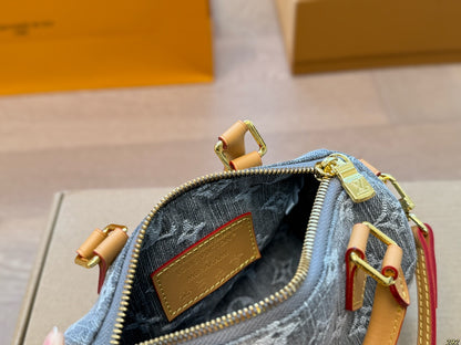 Luis JeansBag